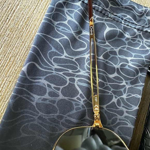 Oakley Gold caveat Aviator Sunglasses with Green Lenses - Picture 3 of 8